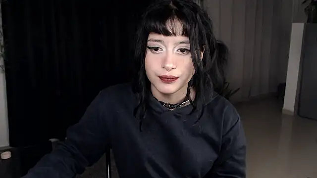 Snapshot of liz-beths chatting on 02/07/26, 11:36 liz-beths online show from 02/07/26, 11:36
