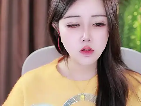 Snapshot of Qiaoqiao_ chatting on 01/22/25, 11:12 Qiaoqiao online show from 01/22/25, 11:12