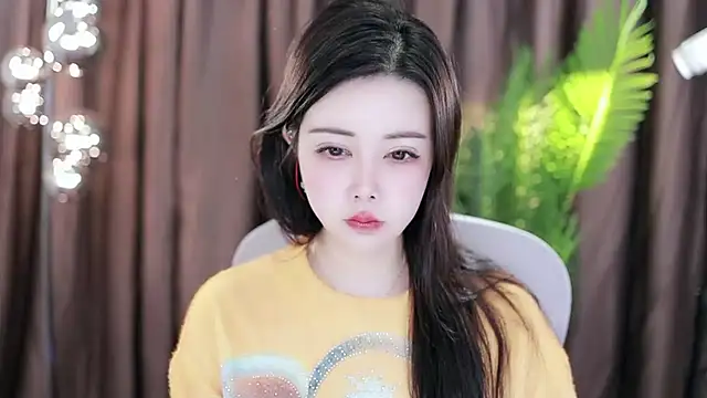 Snapshot of Qiaoqiao_ chatting on 02/01/25, 10:15 Qiaoqiao online show from 02/01/25, 10:15