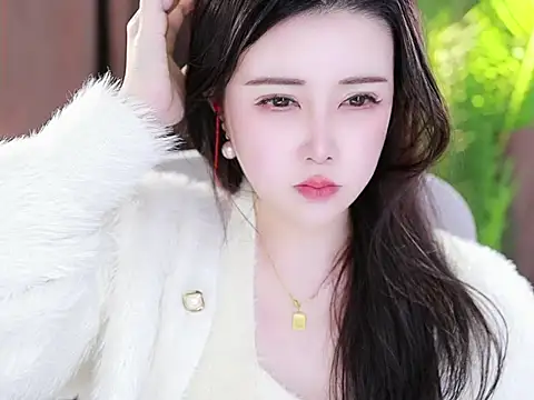 Snapshot of Qiaoqiao_ chatting on 02/02/25, 02:13 Qiaoqiao online show from 02/02/25, 02:13