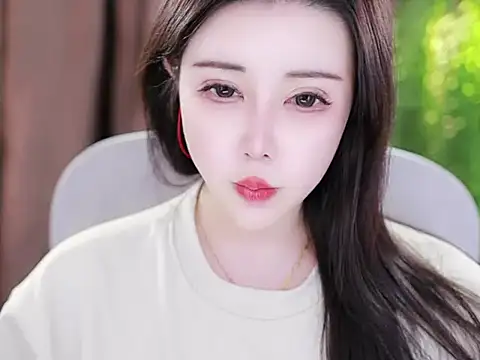 Snapshot of Qiaoqiao_ chatting on 02/08/25, 04:36 Qiaoqiao online show from 02/08/25, 04:36