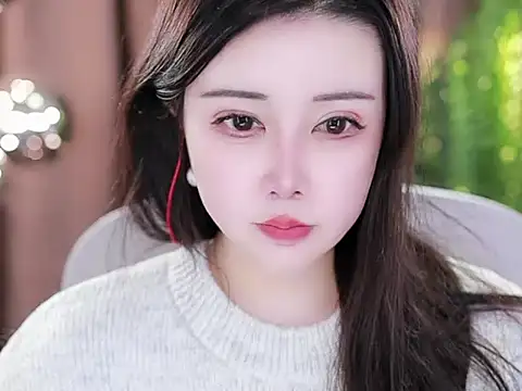 Snapshot of Qiaoqiao_ chatting on 02/13/25, 05:44 Qiaoqiao online show from 02/13/25, 05:44