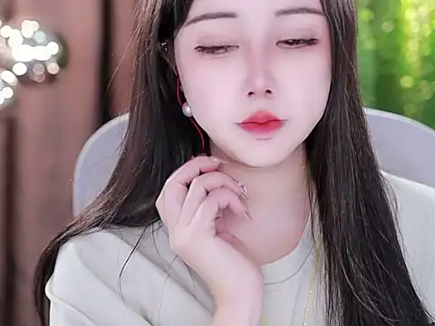 Snapshot of Qiaoqiao_ chatting on 02/16/25, 10:21 Qiaoqiao online show from 02/16/25, 10:21