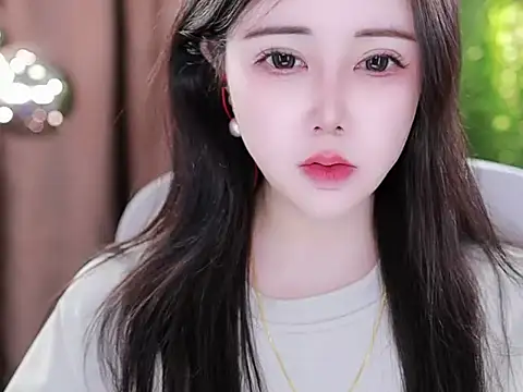 Snapshot of Qiaoqiao_ chatting on 02/18/25, 08:38 Qiaoqiao online show from 02/18/25, 08:38