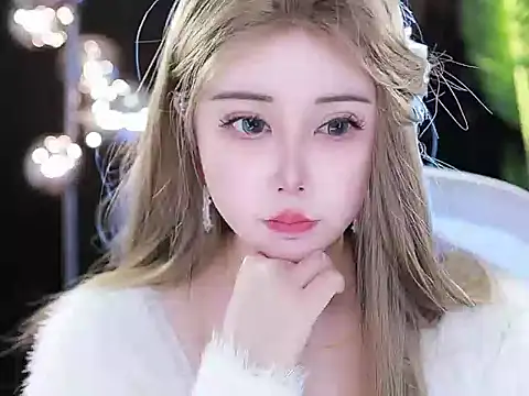 Snapshot of Qiaoqiao_ chatting on 03/11/25, 04:18 Qiaoqiao online show from 03/11/25, 04:18