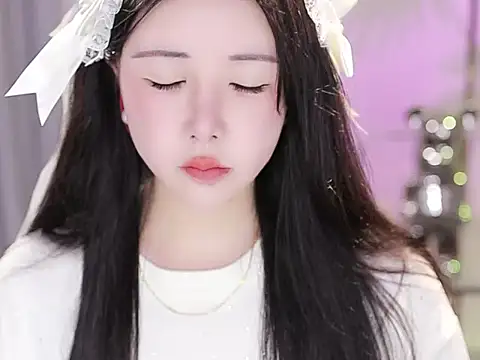 Snapshot of Qiaoqiao_ chatting on 10/07/25, 04:53 Qiaoqiao online show from 10/07/25, 04:53