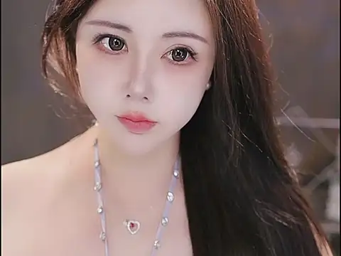 Snapshot of Qiaoqiao_ chatting on 11/06/25, 12:28 Qiaoqiao online show from 11/06/25, 12:28