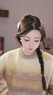 Snapshot of Qiaoqiao_ chatting on 12/19/25, 04:25 Qiaoqiao online show from 12/19/25, 04:25
