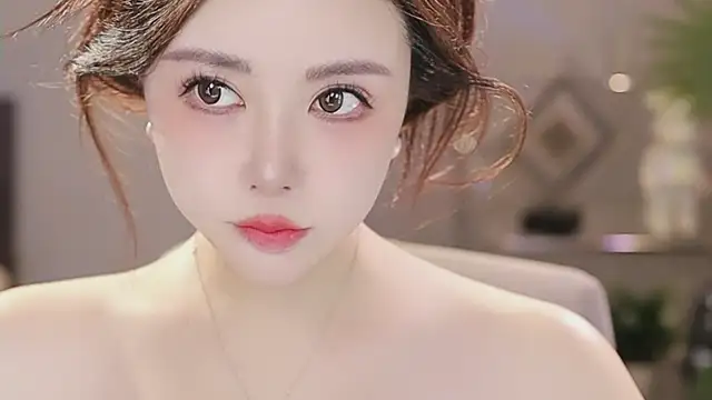 Snapshot of Qiaoqiao_ chatting on 01/15/26, 03:27 Qiaoqiao online show from 01/15/26, 03:27