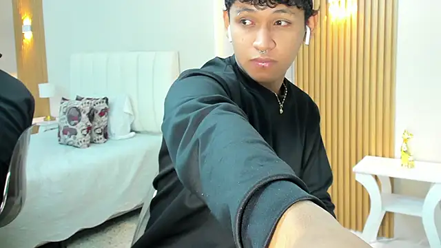 axel ps online show from 10/15/25, 03:39