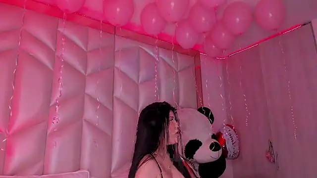 AlhanaRose online show from 02/07/25, 02:19