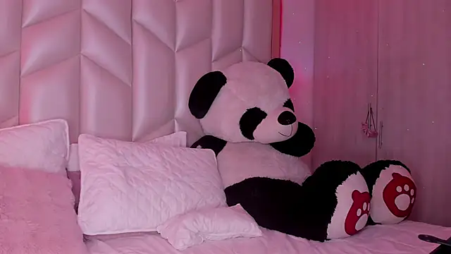AlhanaRose online show from 02/25/25, 02:25