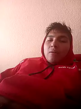 Snapshot of LoganFinds chatting on 11/20/25, 07:35 LoganFinds online show from 11/20/25, 07:35