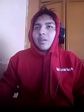 Snapshot of LoganFinds chatting on 11/21/25, 02:16 LoganFinds online show from 11/21/25, 02:16