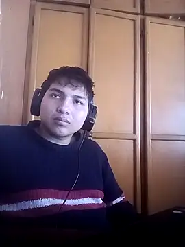 Snapshot of LoganFinds chatting on 12/02/25, 06:03 LoganFinds online show from 12/02/25, 06:03