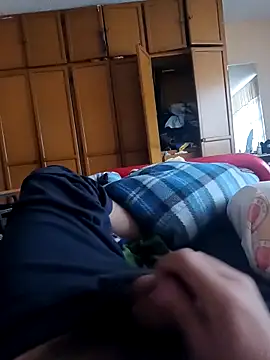 Snapshot of LoganFinds chatting on 12/13/25, 10:15 LoganFinds online show from 12/13/25, 10:15