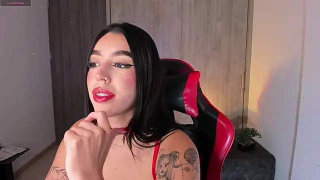 Snapshot of zoee_jackson chatting on 02/06/26, 04:28 zoee jackson online show from 02/06/26, 04:28
