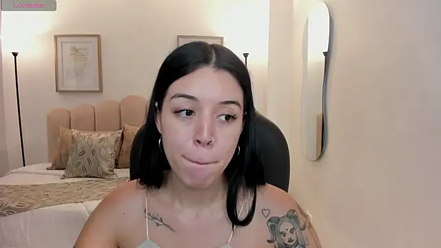 Snapshot of zoee_jackson chatting on 07/06/26, 06:43 zoee jackson online show from 07/06/26, 06:43
