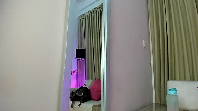 Snapshot of SabrinaWarrenn chatting on 02/03/25, 11:53 SabrinaWarrenn online show from 02/03/25, 11:53