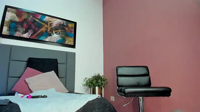 Snapshot of SabrinaWarrenn chatting on 03/01/25, 12:23 SabrinaWarrenn online show from 03/01/25, 12:23
