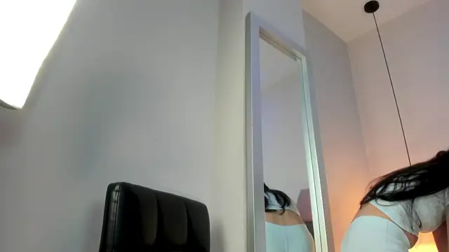 Snapshot of SabrinaWarrenn chatting on 03/10/25, 11:32 SabrinaWarrenn online show from 03/10/25, 11:32