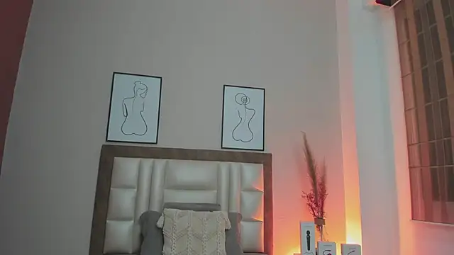 Snapshot of SabrinaWarrenn chatting on 09/09/25, 12:43 SabrinaWarrenn online show from 09/09/25, 12:43