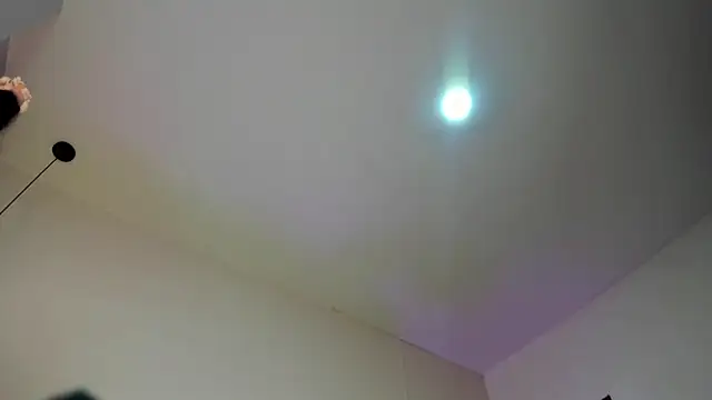 Snapshot of SabrinaWarrenn chatting on 09/18/25, 12:23 SabrinaWarrenn online show from 09/18/25, 12:23