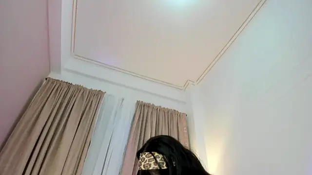 Snapshot of SabrinaWarrenn chatting on 10/07/25, 12:19 SabrinaWarrenn online show from 10/07/25, 12:19