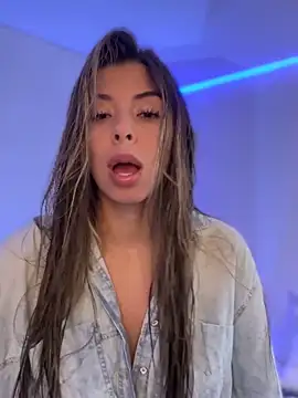 Snapshot of AmmyCollinsW chatting on 09/16/25, 08:32 AmmyCollinsW online show from 09/16/25, 08:32