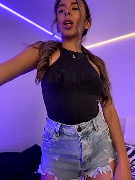 Snapshot of AmmyCollinsW chatting on 09/19/25, 08:42 AmmyCollinsW online show from 09/19/25, 08:42