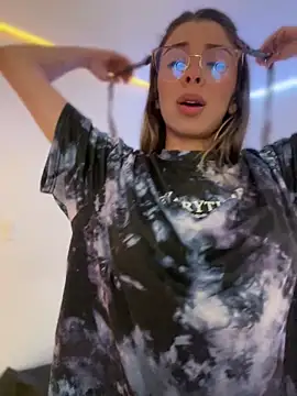 Snapshot of AmmyCollinsW chatting on 10/10/25, 08:52 AmmyCollinsW online show from 10/10/25, 08:52