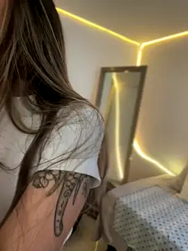 Snapshot of AmmyCollinsW chatting on 10/14/25, 08:31 AmmyCollinsW online show from 10/14/25, 08:31