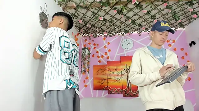 Fresahot2005 online show from 03/15/25, 07:16