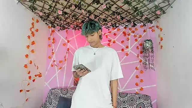 Snapshot of Fresahot2005 chatting on 12/01/25, 02:22 Fresahot2005 online show from 12/01/25, 02:22