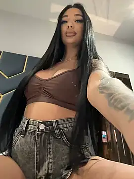 Snapshot of amirahylerr chatting on 12/15/24, 08:04 amirahylerr online show from 12/15/24, 08:04