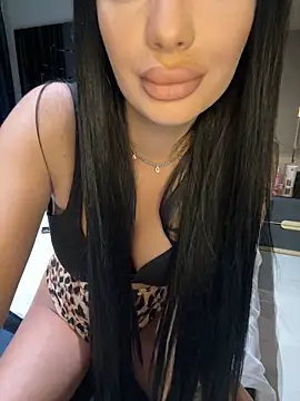 Snapshot of amirahylerr chatting on 01/28/25, 08:47 amirahylerr online show from 01/28/25, 08:47