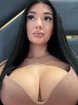 Snapshot of amirahylerr chatting on 10/06/25, 01:41 amirahylerr online show from 10/06/25, 01:41