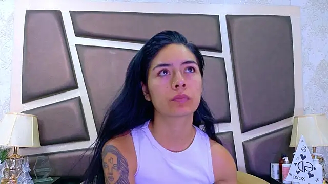 NicoleEsposito online show from 04/27/26, 12:47