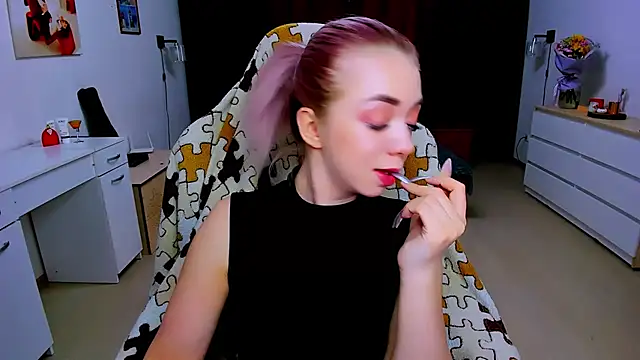 littleSiyfairy online show from 02/05/25, 12:17
