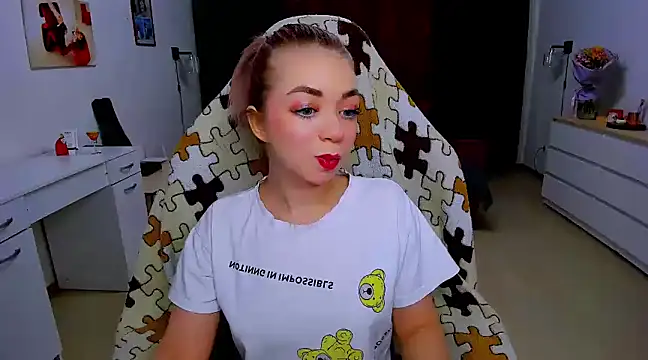 littleSiyfairy online show from 02/08/25, 06:33