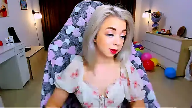 littleSiyfairy online show from 02/13/25, 04:43