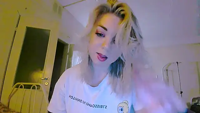 littleSiyfairy online show from 02/24/25, 06:36