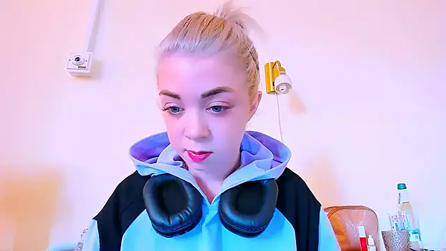 littleSiyfairy online show from 02/26/25, 12:14