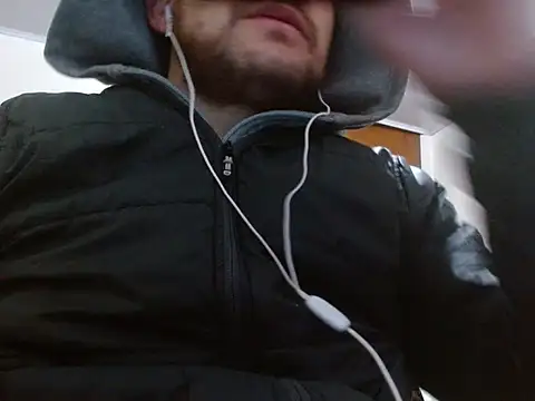 camiloking1720 online show from 09/28/25, 07:47