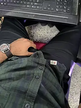 Snapshot of hardfukr0088 chatting on 12/24/24, 10:33 hardfukr0088 online show from 12/24/24, 10:33