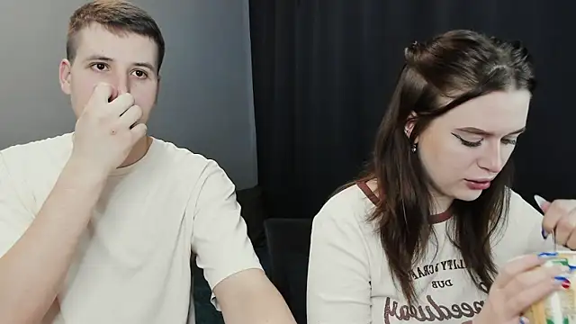 Snapshot of Pinku_kitsune chatting on 02/11/25, 06:08 Pinku kitsune online show from 02/11/25, 06:08