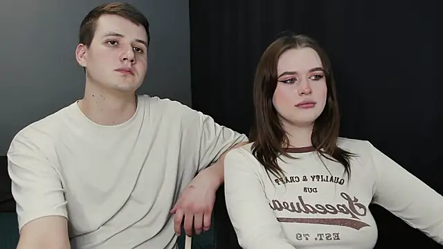 Snapshot of Pinku_kitsune chatting on 03/11/25, 01:45 Pinku kitsune online show from 03/11/25, 01:45