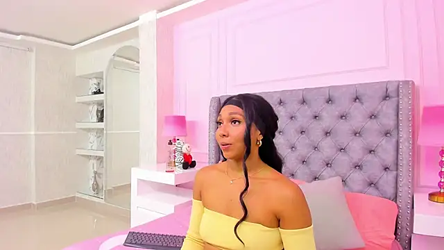 Snapshot of HaileeRoberts chatting on 01/07/25, 06:35 HaileeRoberts online show from 01/07/25, 06:35