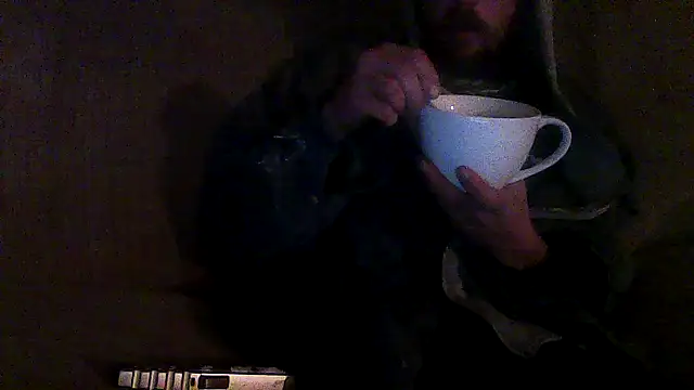 Snapshot of luke_thighwalker2469 chatting on 12/14/25, 01:16 luke thighwalker2469 online show from 12/14/25, 01:16