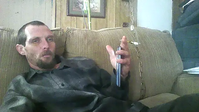 Snapshot of luke_thighwalker2469 chatting on 12/15/25, 06:01 luke thighwalker2469 online show from 12/15/25, 06:01